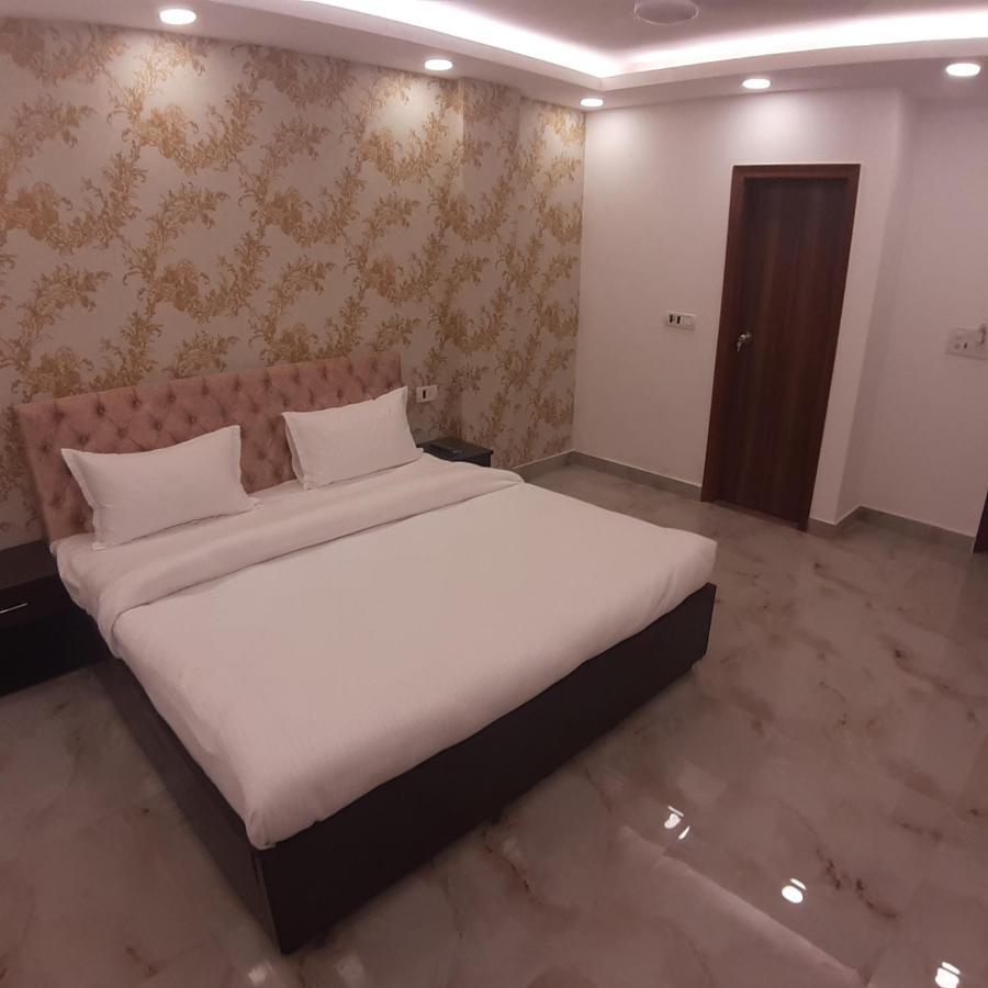 Triom Hotel Delhi  Exterior foto
